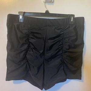 NWOT Ruched swim shorts